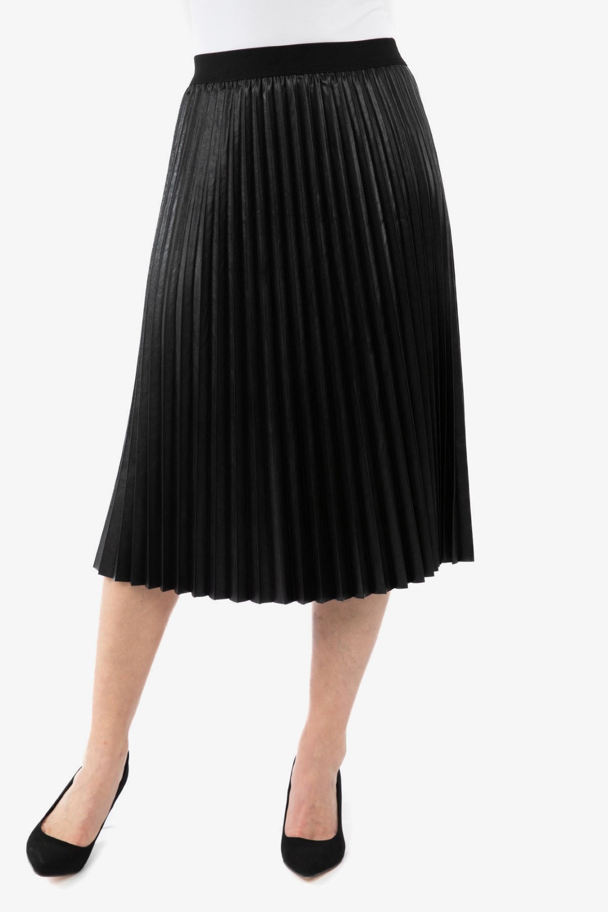 Women s Pleather Pleated Skirt in Black