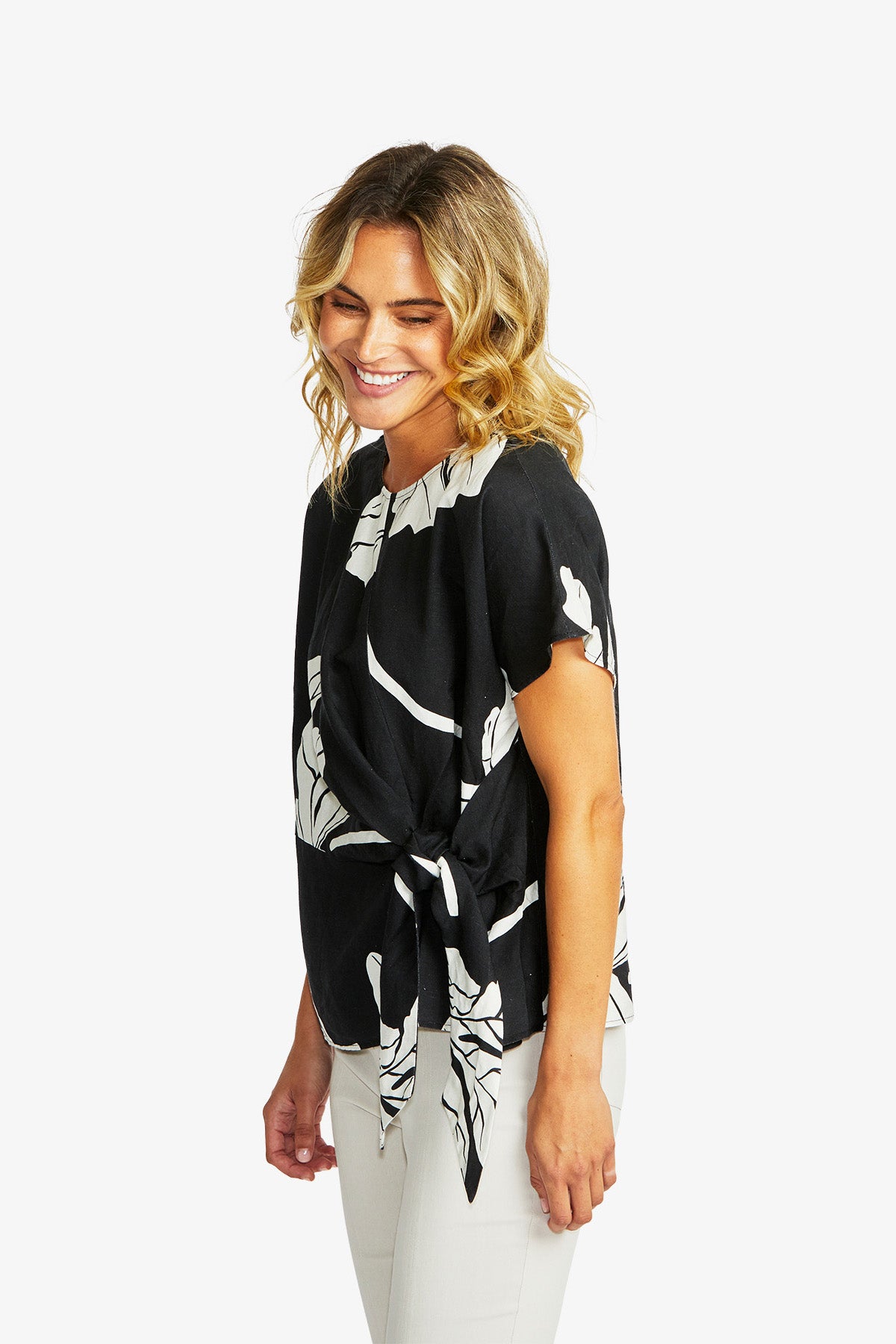 Women's Knot Front Top in Ivory and Black | Atlas
