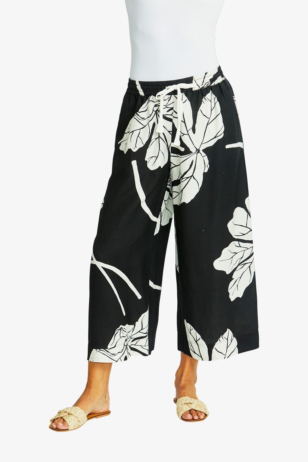 Women's Wide Leg Pant in Ivory and Black | Atlas