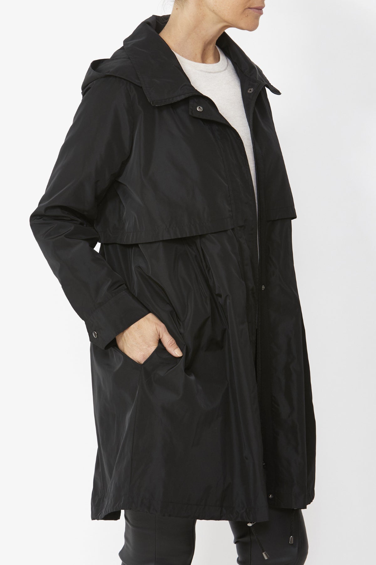 Women's Everyday Walking Jacket in Black