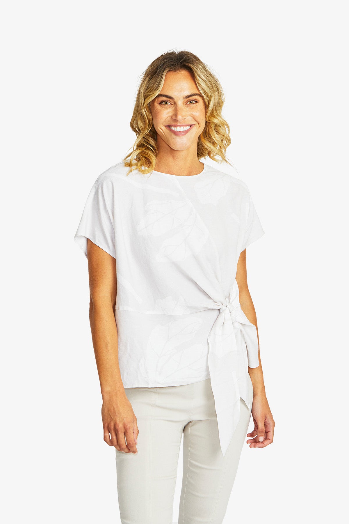 Atlas Knot Front Top in Flax/White
