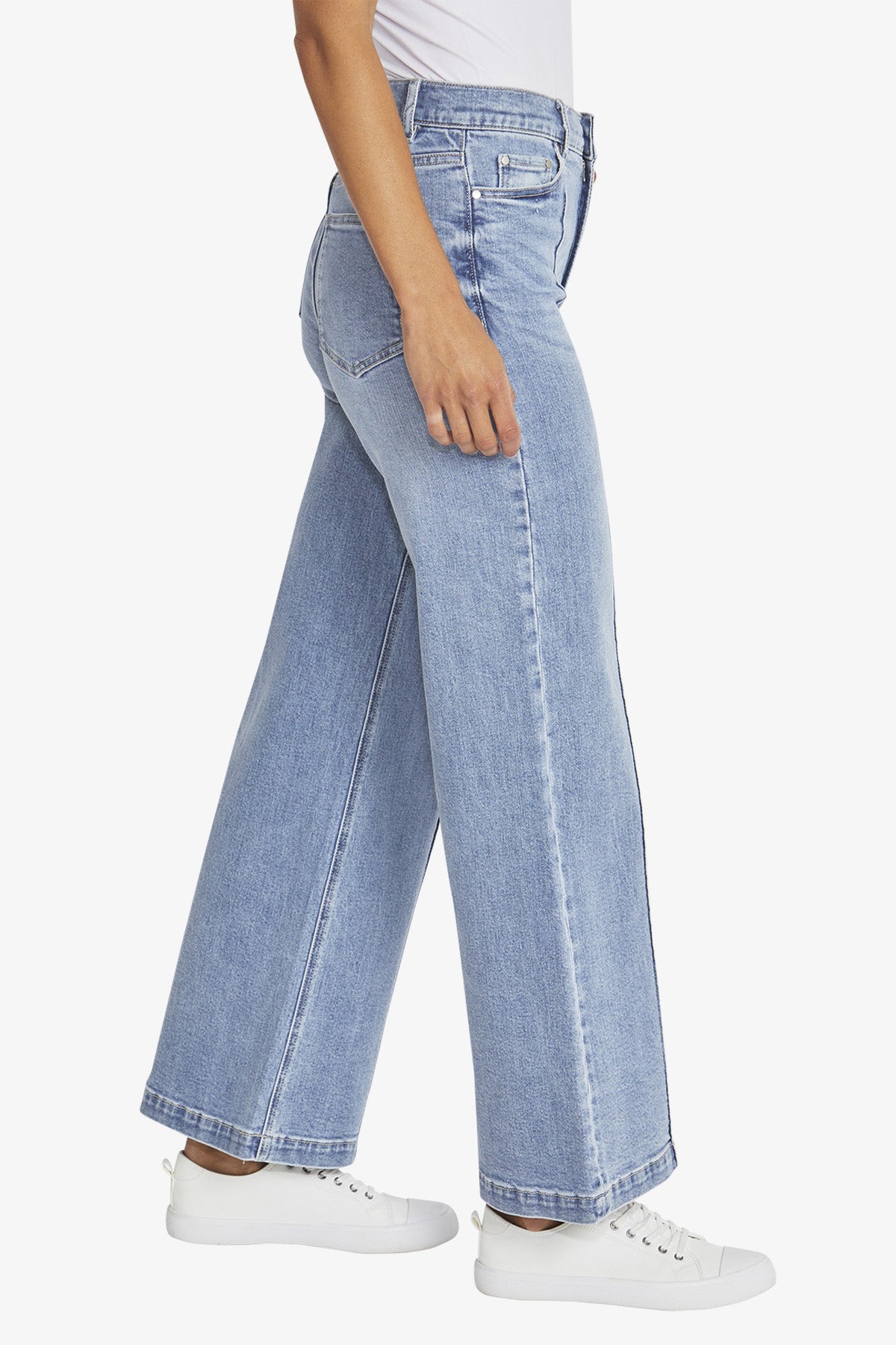 Logan Denim Jean in Mid Wash