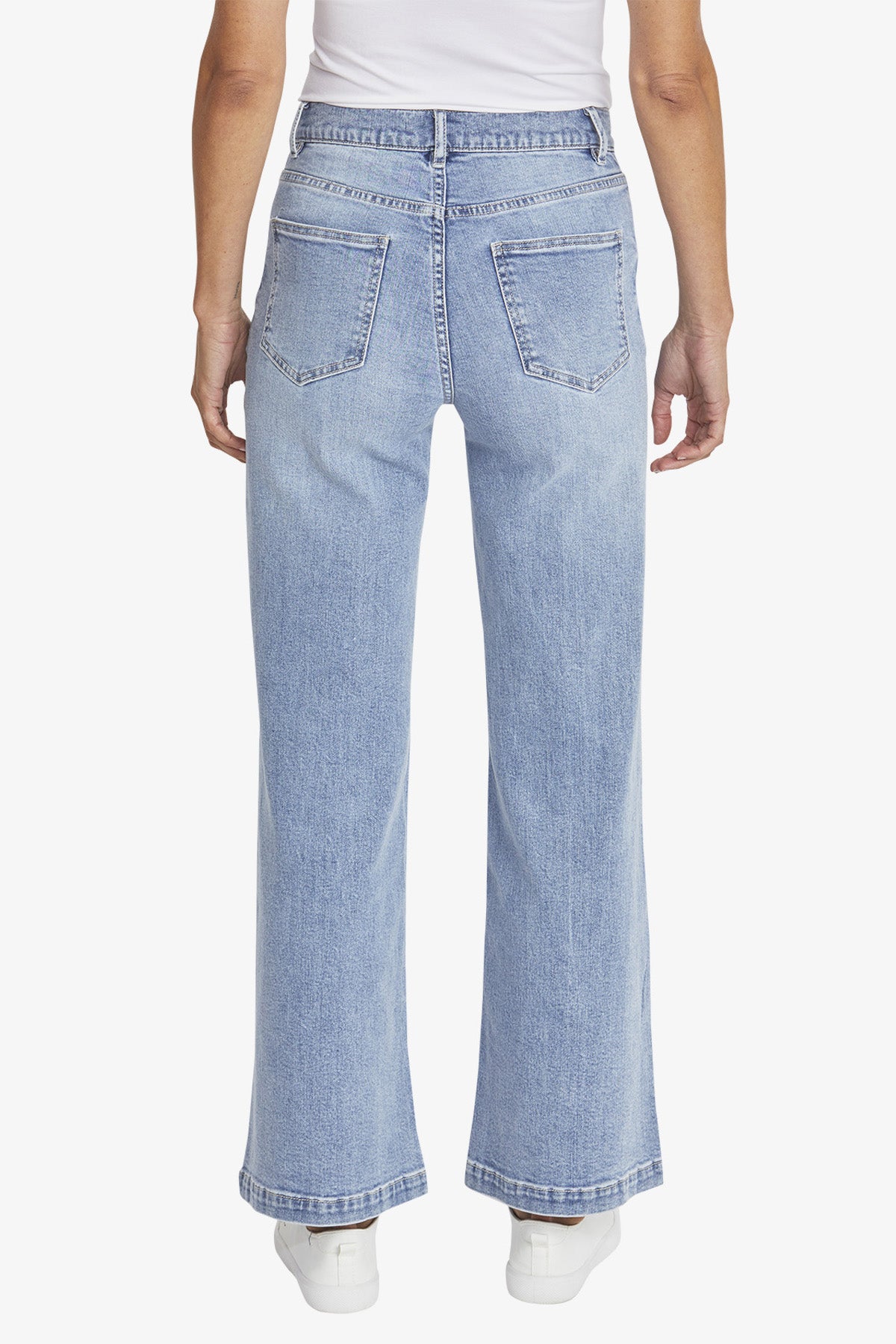 Logan Denim Jean in Mid Wash